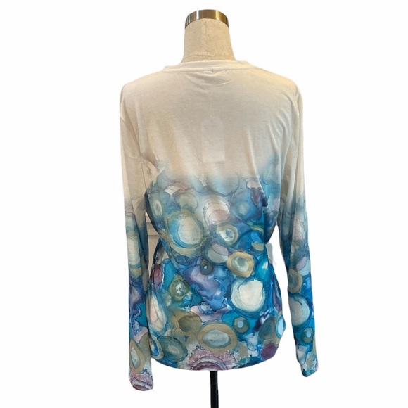 Exclusive Brand L/S Blue Water Color V-neck top/Sz M/NWT!!! - Picture 2 of 3